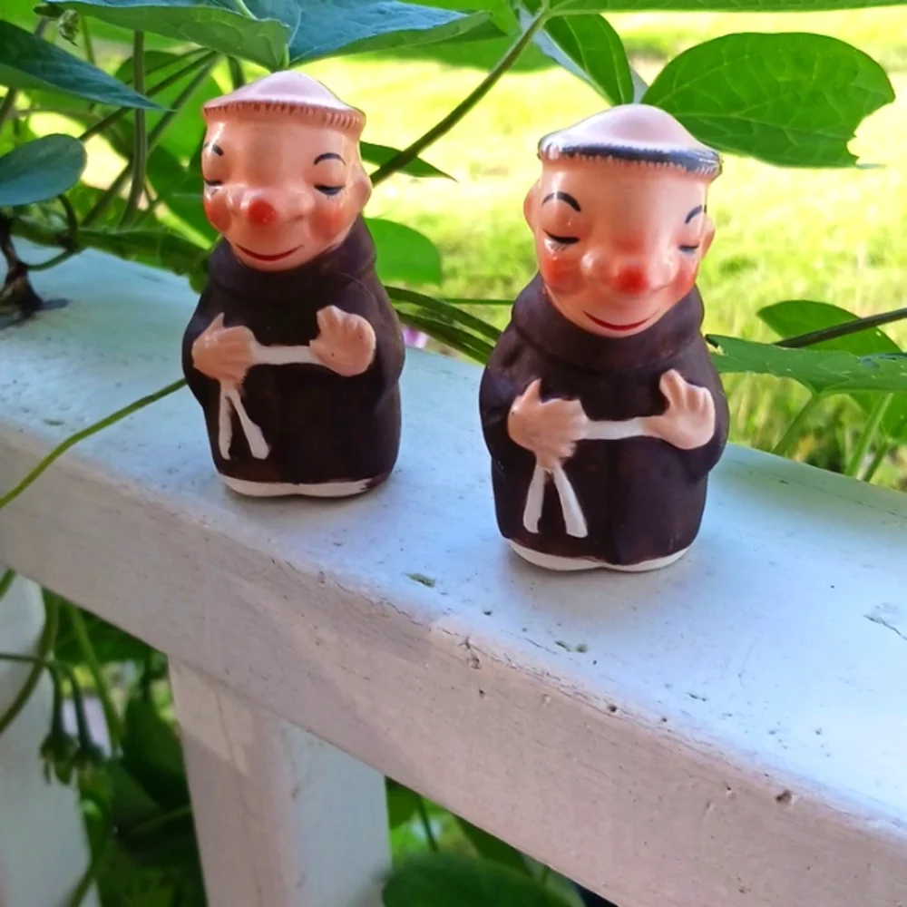 ANTIQUE MONKS Salt & Pepper Shakers Set
